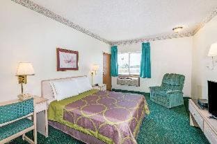 Super 8 by Wyndham Willcox - View 5