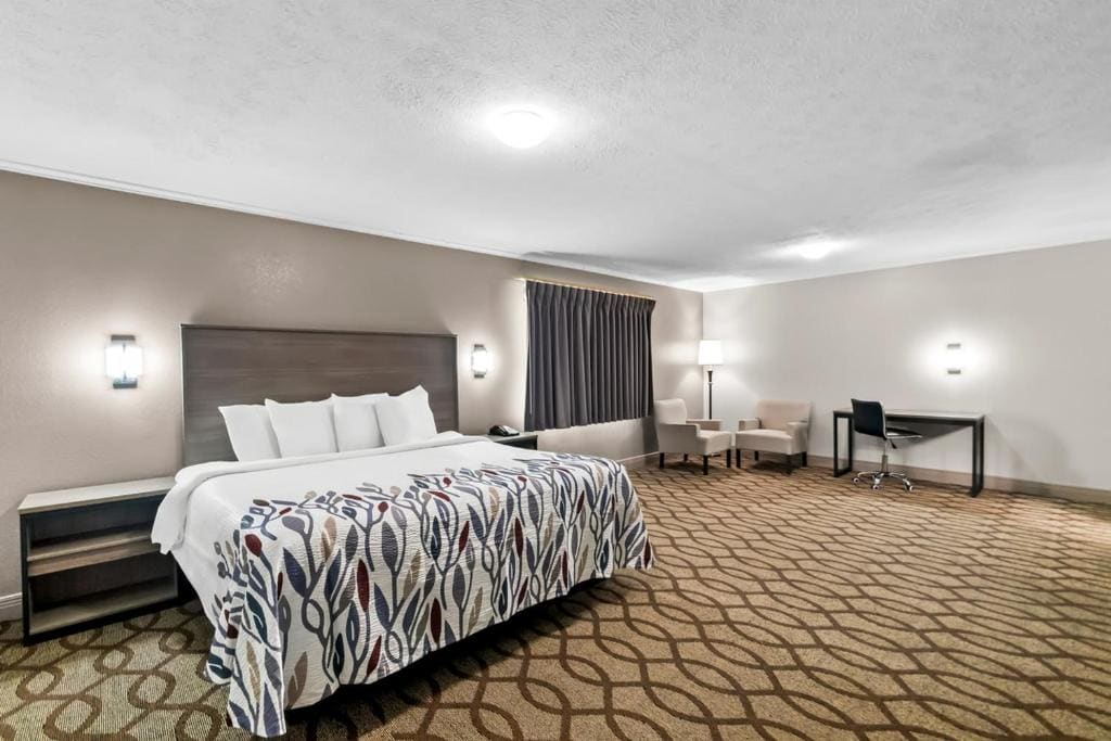 Red Roof Inn & Suites Lexington - Hamburg - View 7