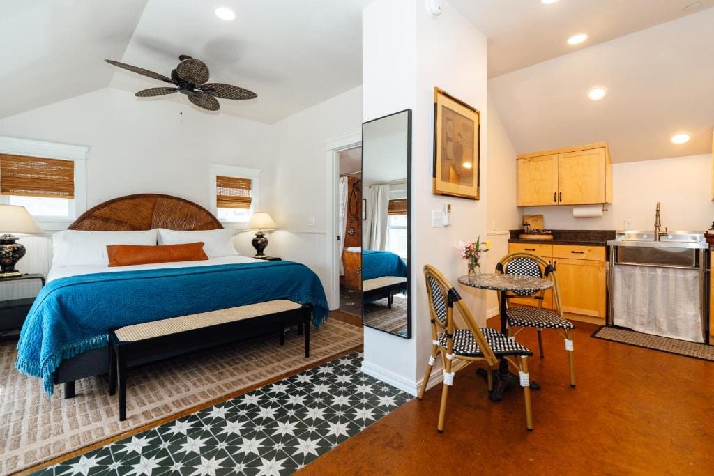 Swank Boutique Suites - View 4
