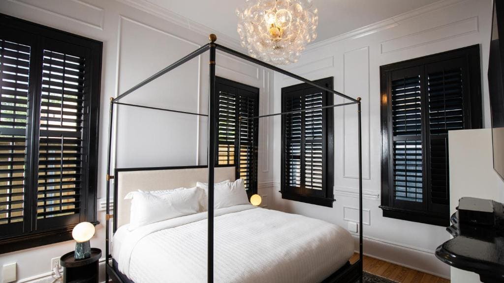 Blackbird Hotel - View 2