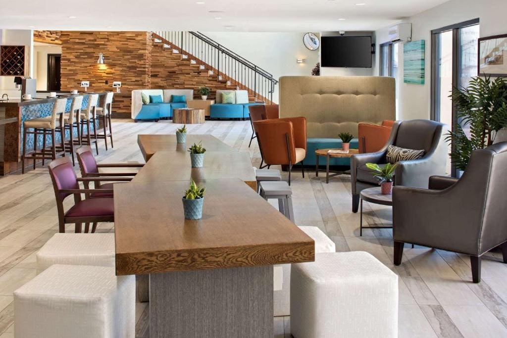 The Cove Hotel - View 4