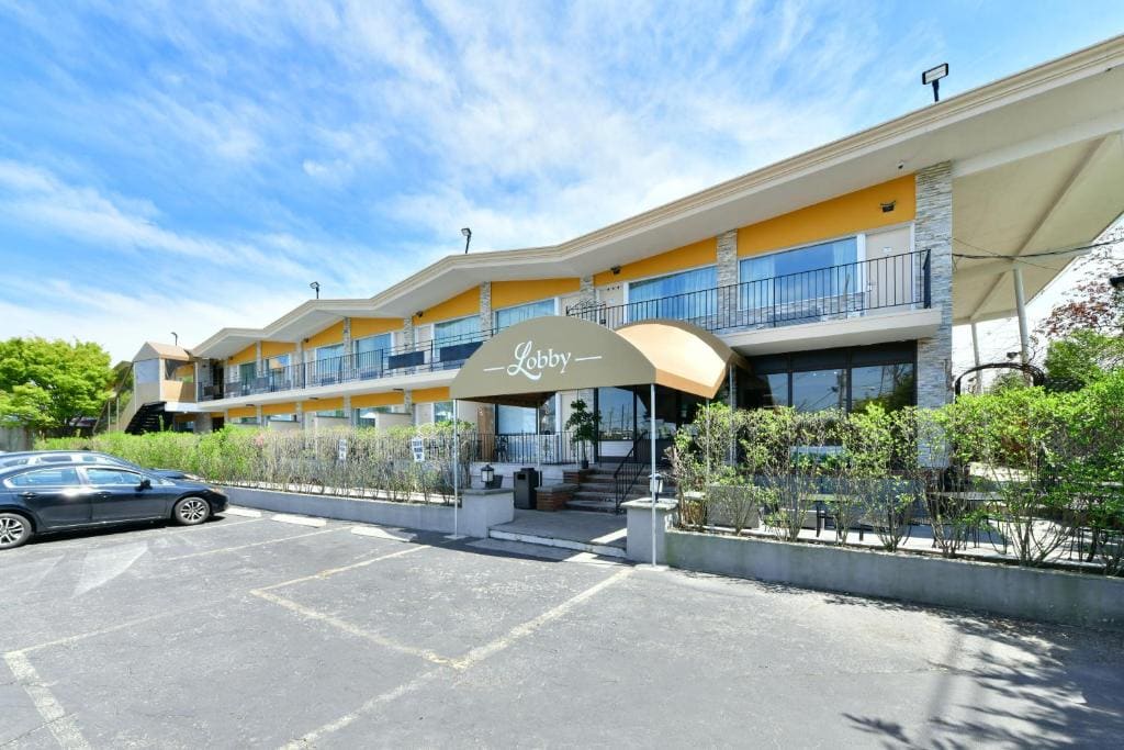 The Freeport Inn and Marina - Main view