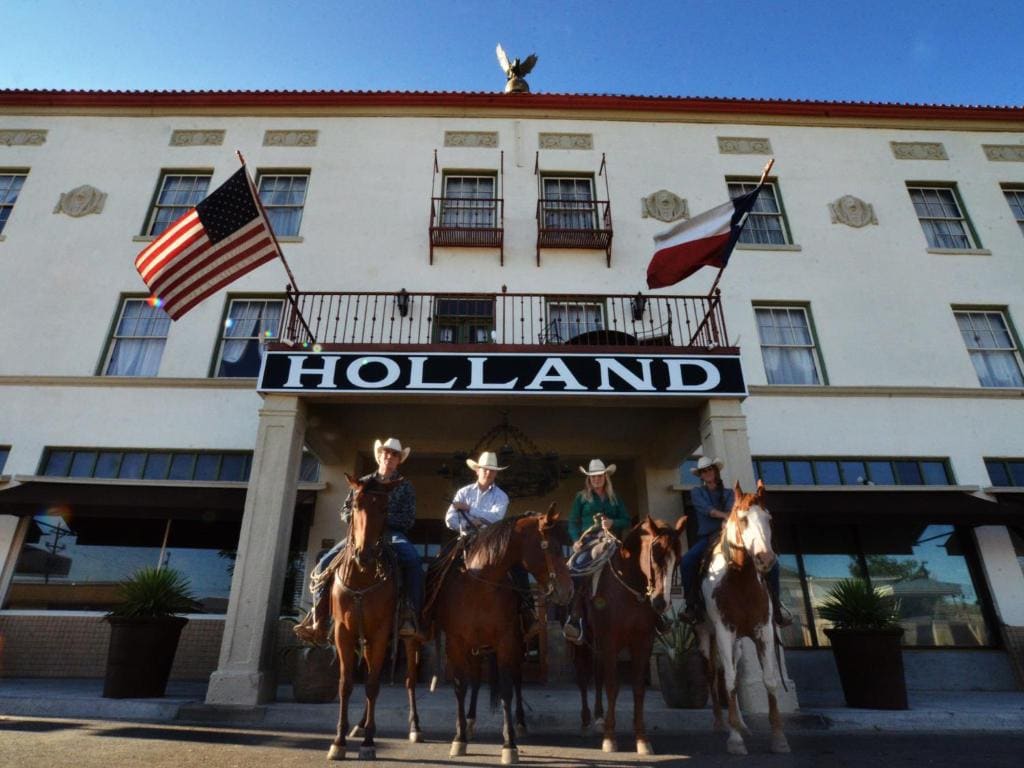 The Holland Hotel - Main view