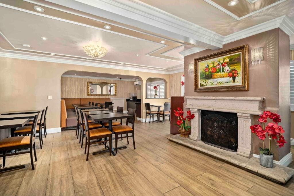 The Lemon Tree Hotel - View 4
