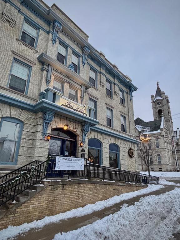 The Port Hotel - Main view