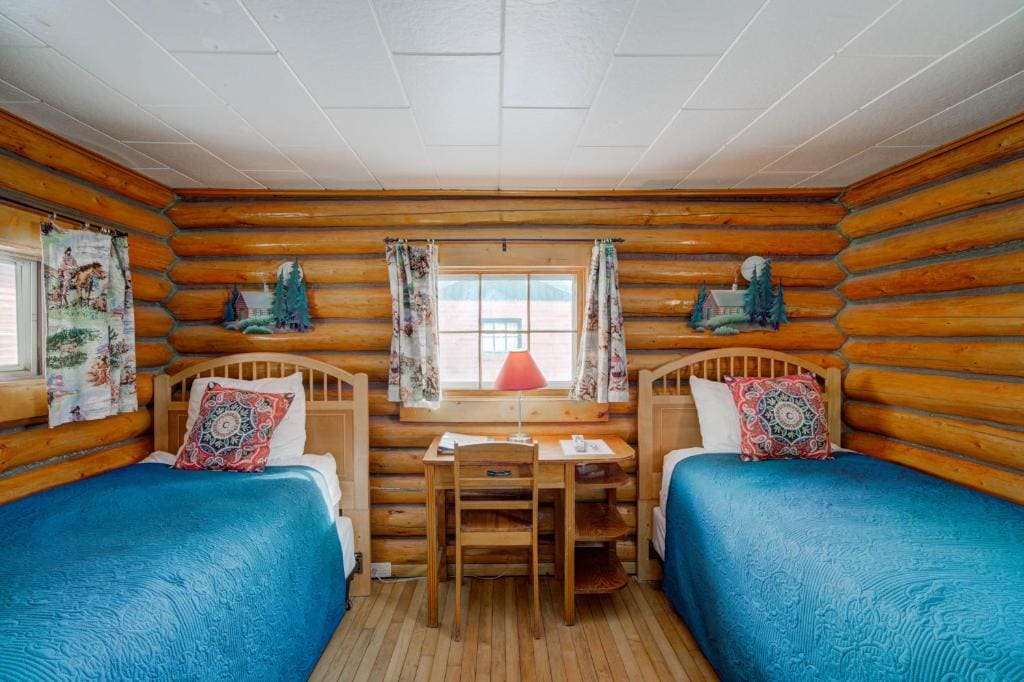 Sportsman's Lodge - View 7