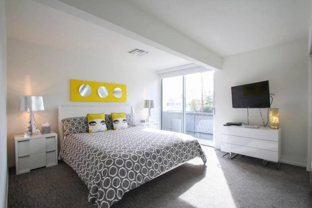 The Twist Palm Springs - View 2