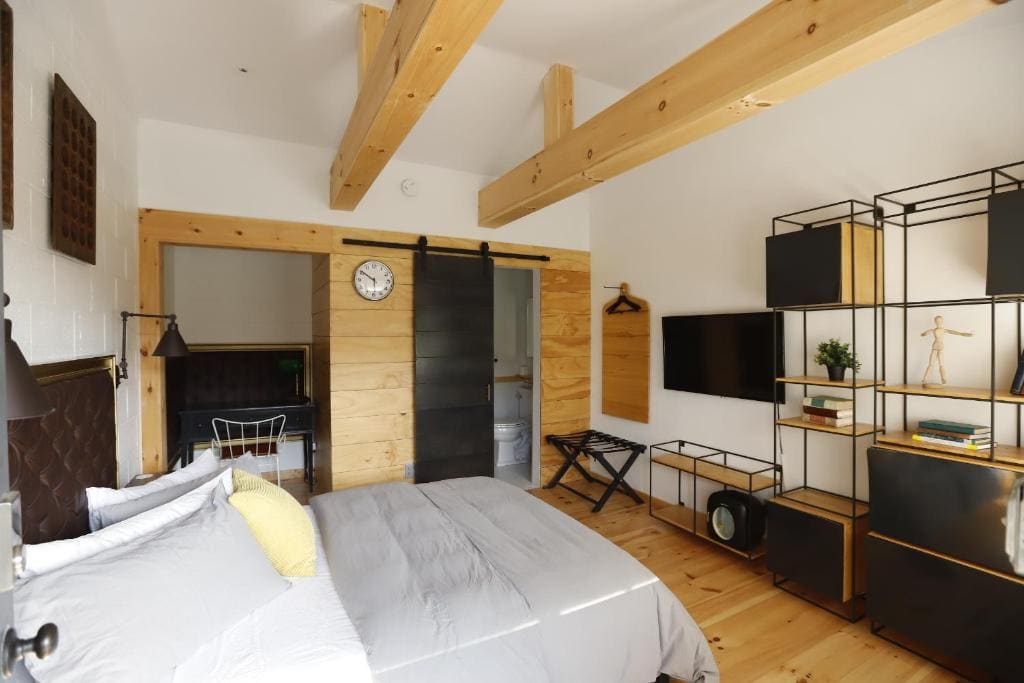 The Vine on Main - View 5