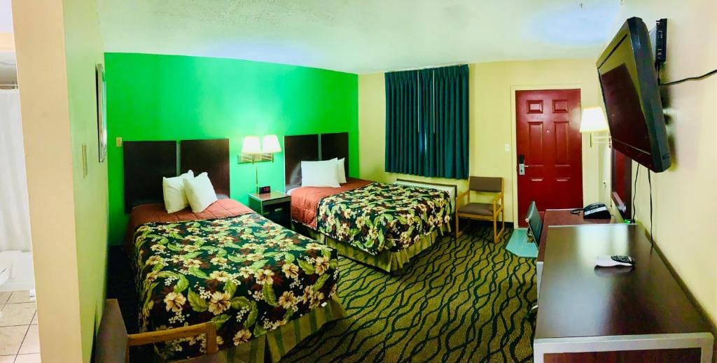 Thunderbird Inn - View 2