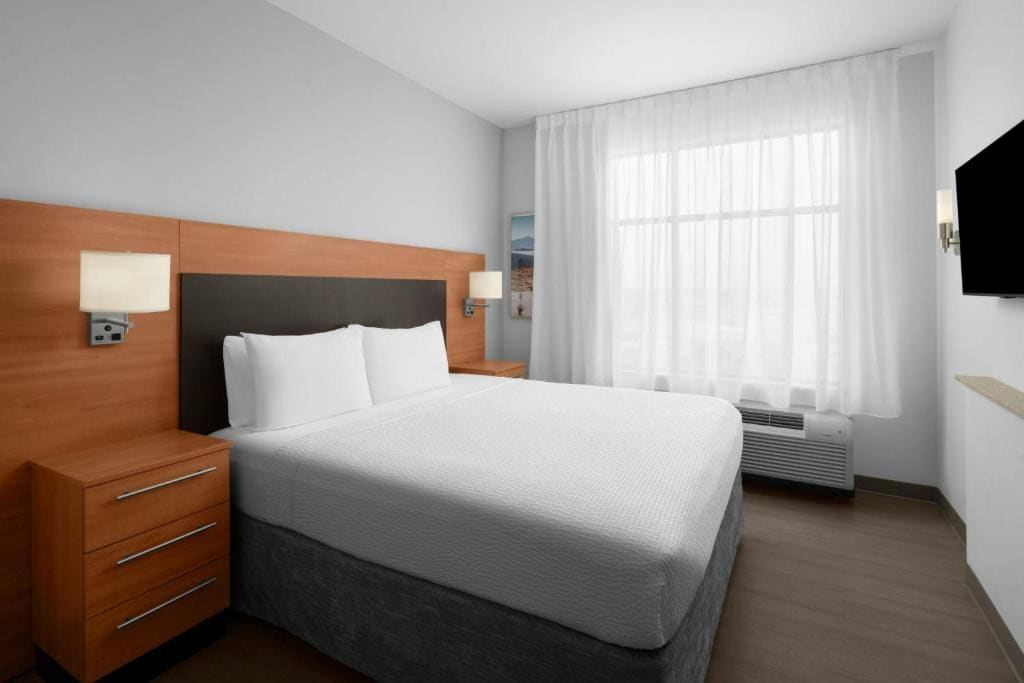 TownePlace Suites by Marriott Carlsbad - View 2