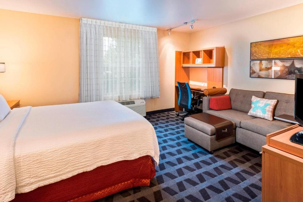 TownePlace Suites by Marriott Atlanta Kennesaw - View 7