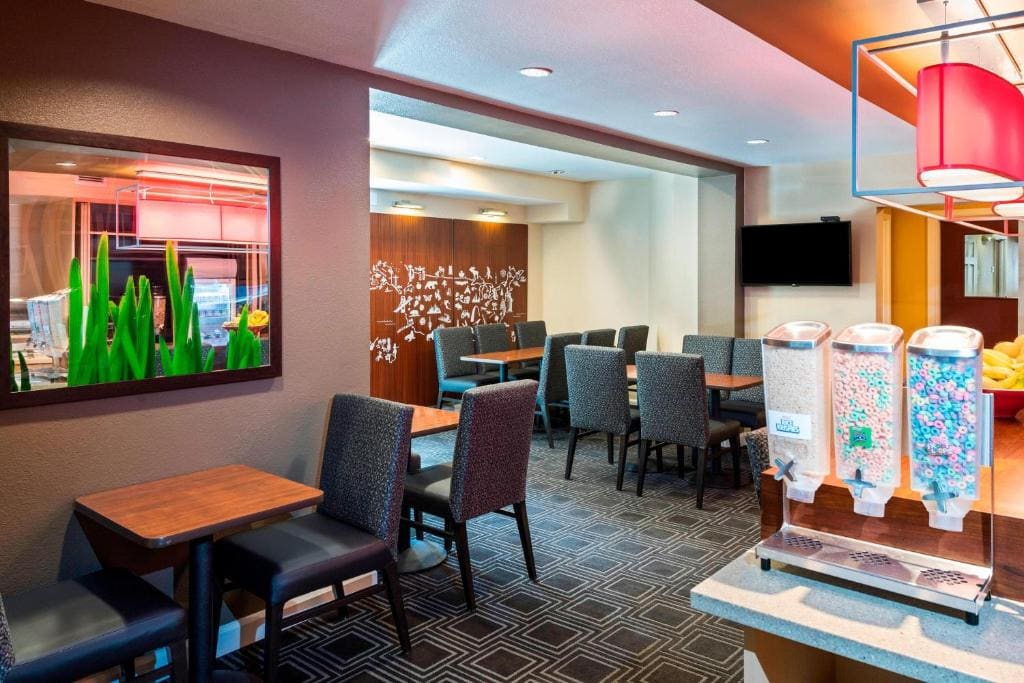 TownePlace Suites by Marriott Atlanta Kennesaw - View 4