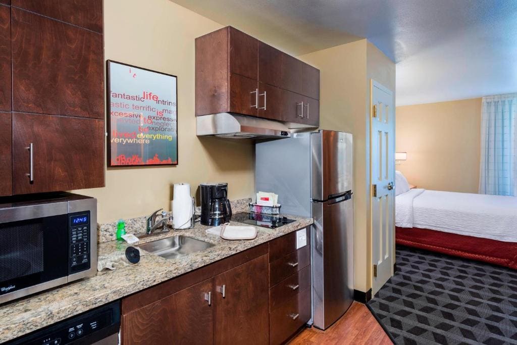 TownePlace Suites by Marriott Atlanta Kennesaw - View 6