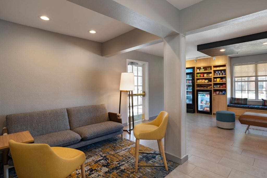 TownePlace Suites by Marriott College Station - View 4