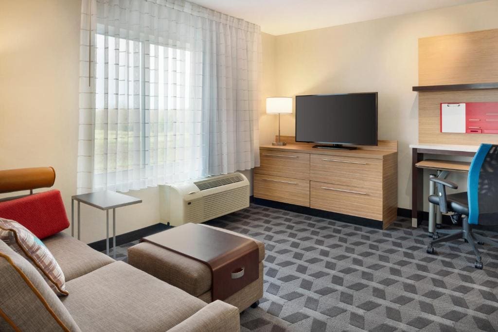 TownePlace Suites by Marriott Milwaukee Grafton - View 2