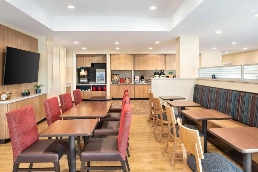 TownePlace Suites by Marriott Milwaukee Grafton - View 5