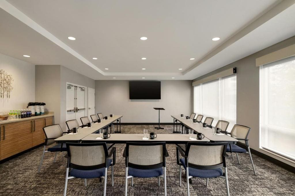 TownePlace Suites by Marriott Pittsburgh Harmarville - View 4