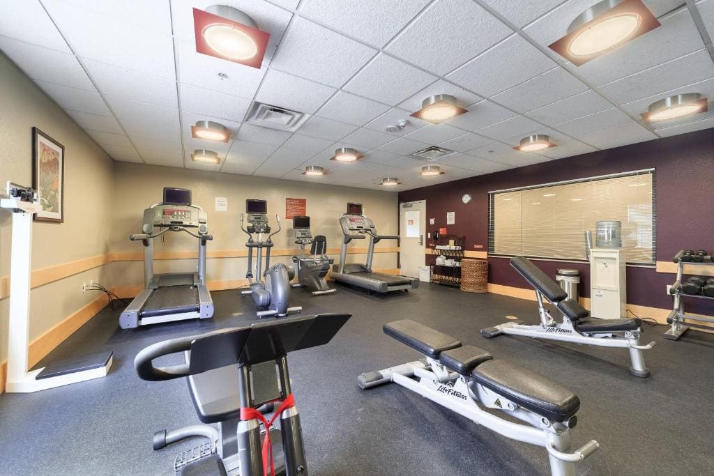 TownePlace Suites Farmington - View 5