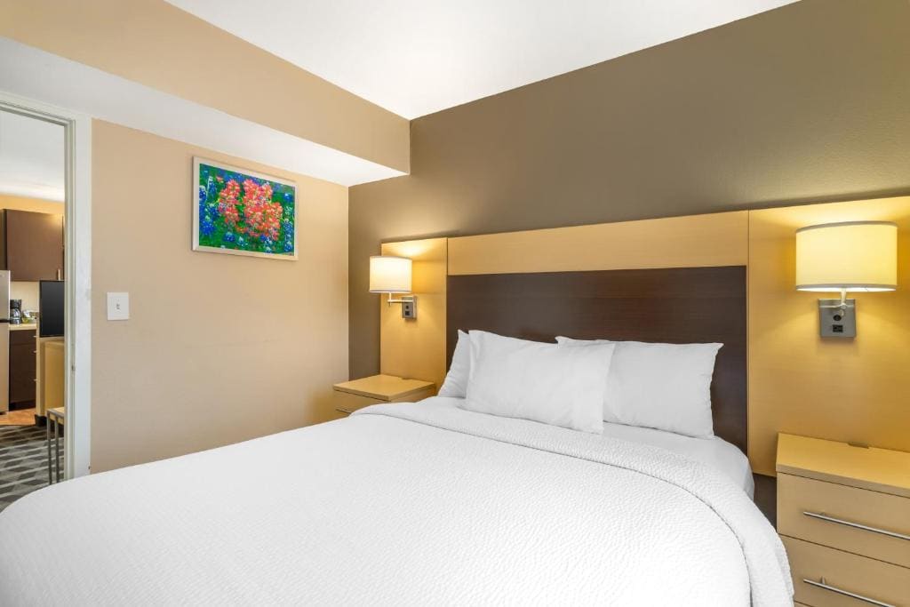 MainStay Suites Houston NASA-Clear Lake - View 7