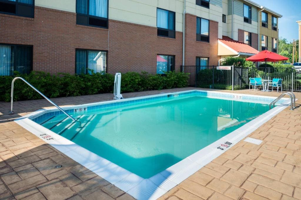 TownePlace Suites Huntington - View 4