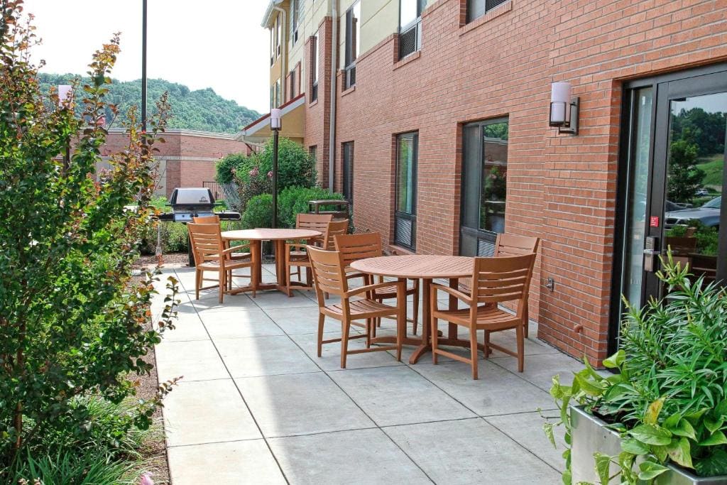 TownePlace Suites Huntington - View 7