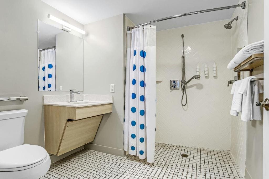 TownePlace Suites Mobile - View 3