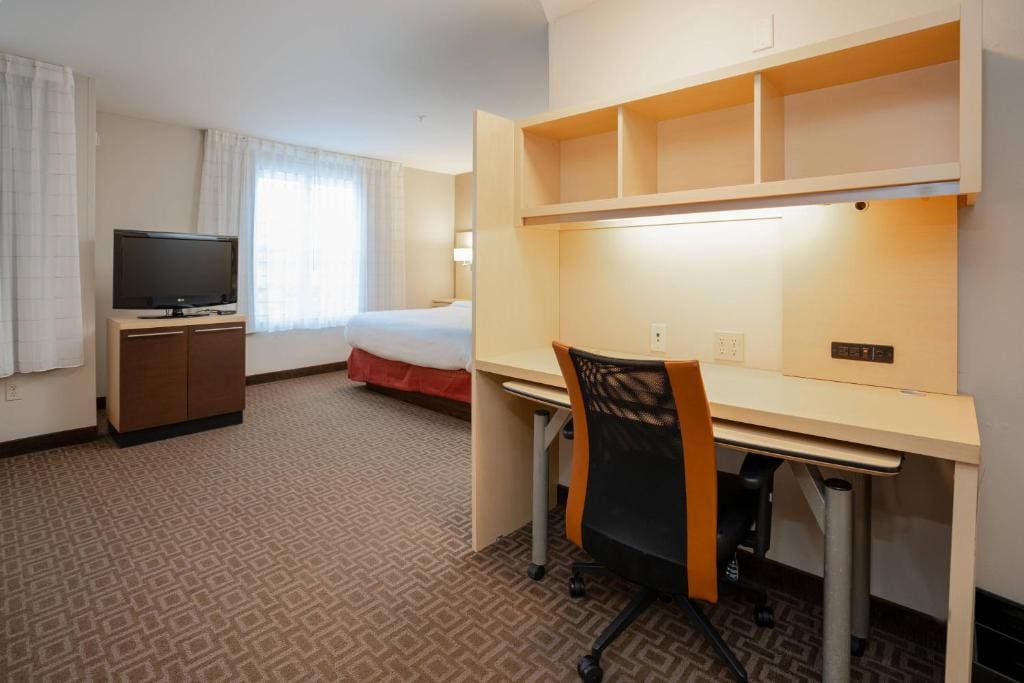 TownePlace Suites Rochester - View 6