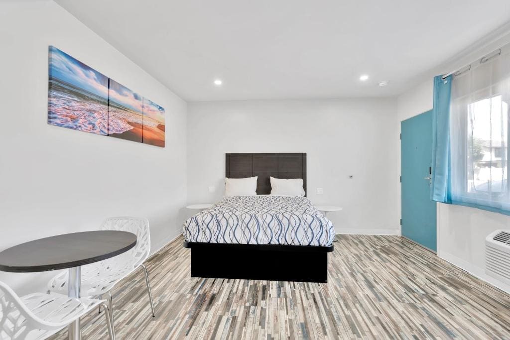 Tradewinds Motel - View 7