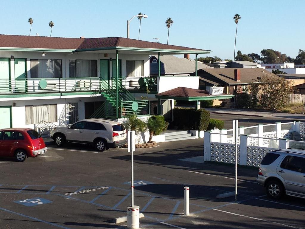 Travelers Beach Inn - View 3