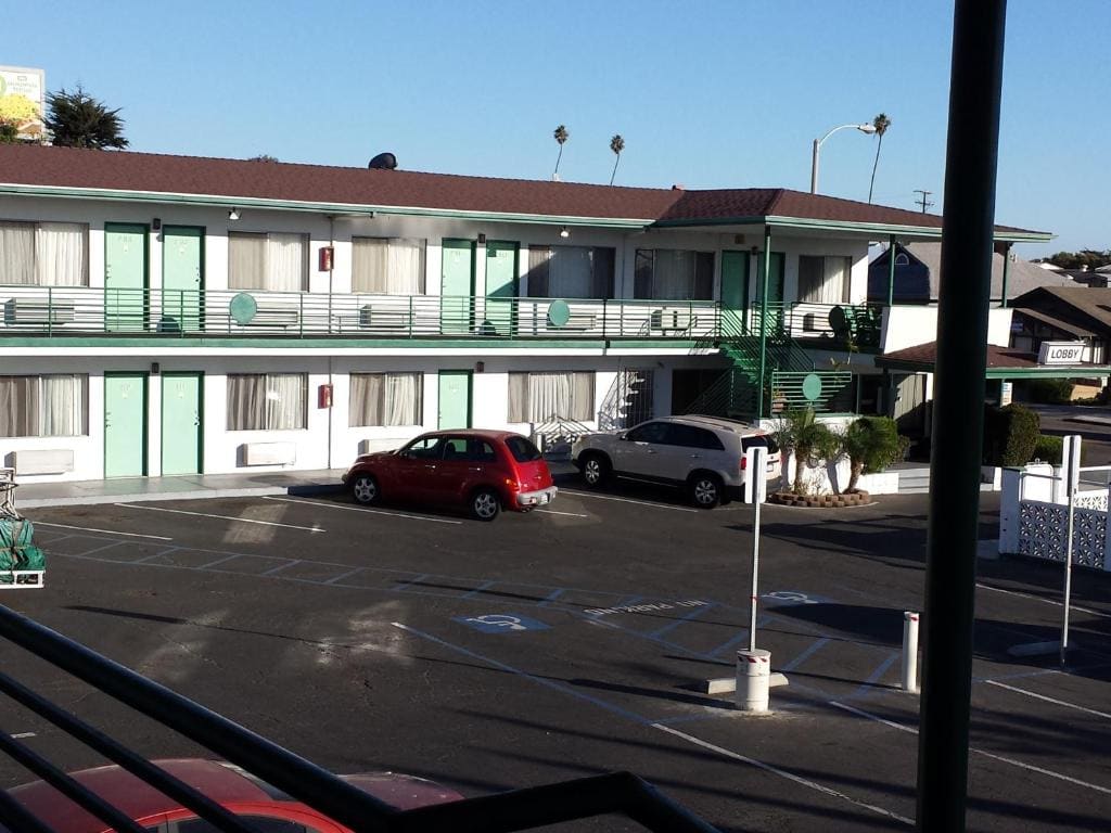 Travelers Beach Inn - View 5