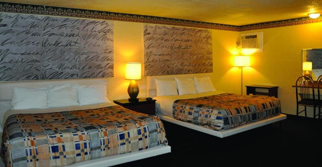 Travelers Inn Manteca - View 2