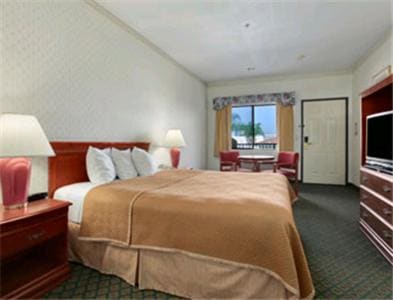 Travelodge by Wyndham Lynwood - View 7