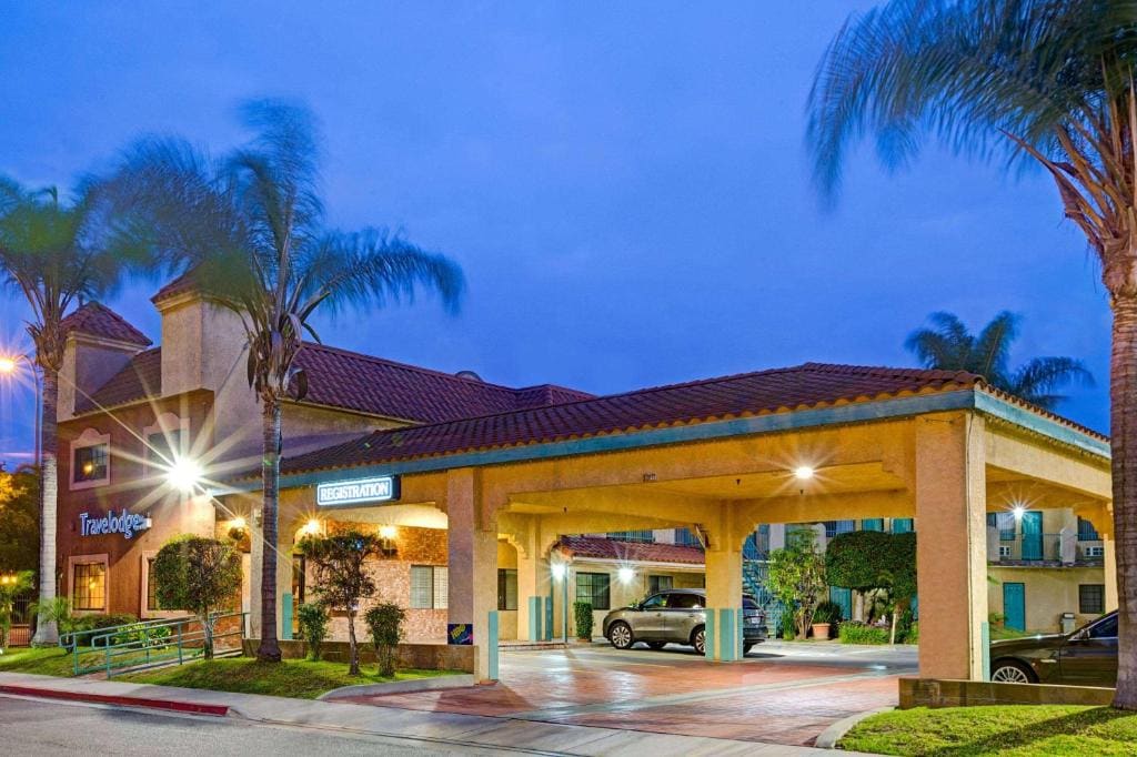Travelodge by Wyndham Lynwood - Main view
