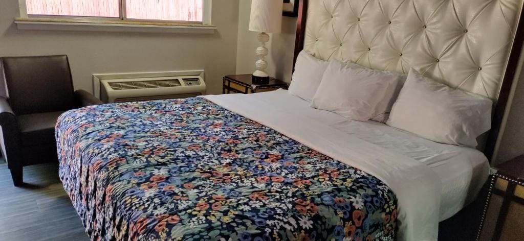 Travelodge by Wyndham Ruidoso - View 2