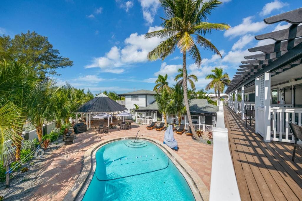 Tropic Isle At Anna Maria Island Inn - View 3