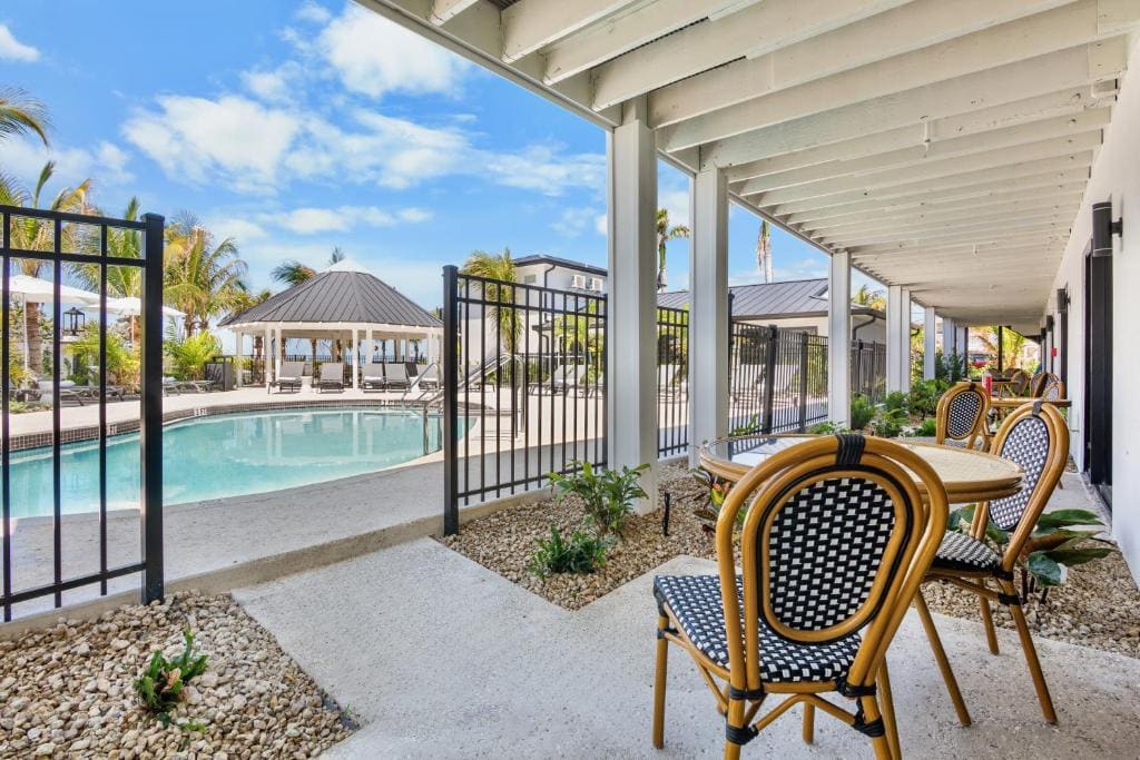 Tropic Isle At Anna Maria Island Inn - View 5