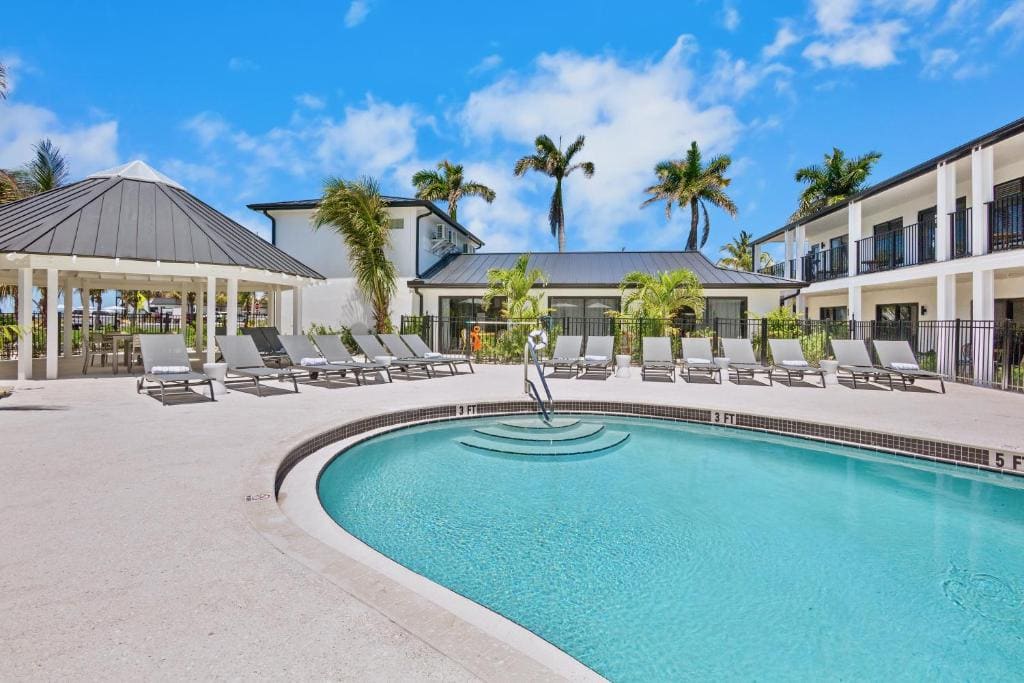 Tropic Isle At Anna Maria Island Inn - View 6