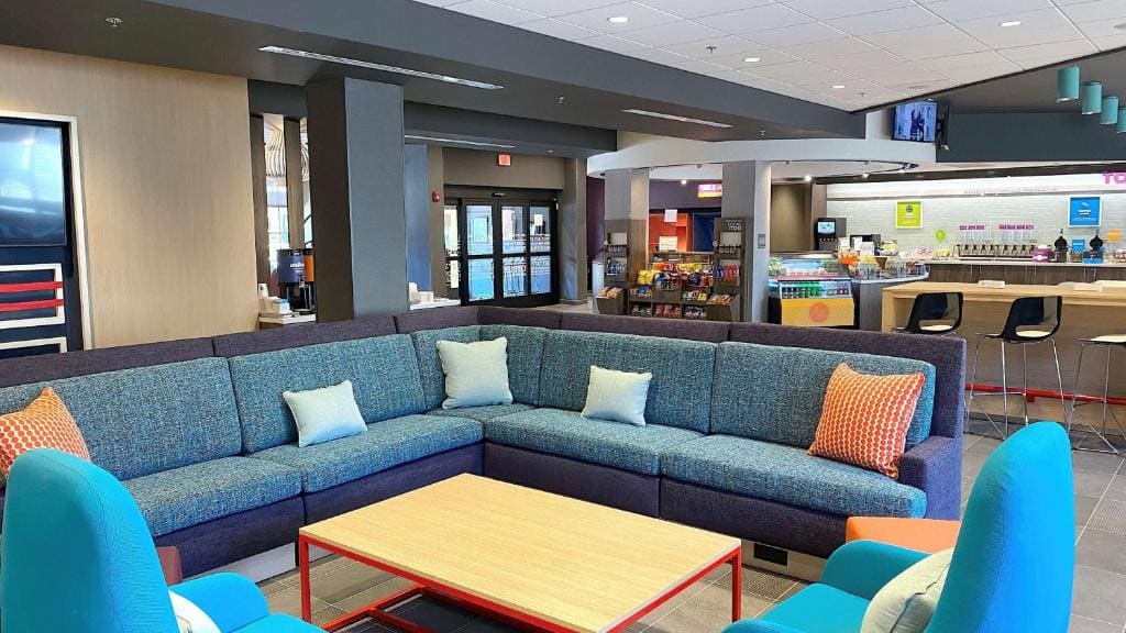Tru By Hilton Baltimore Harbor East - View 5