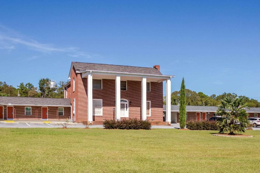 Rodeway Inn & Suites Walhalla - Main view