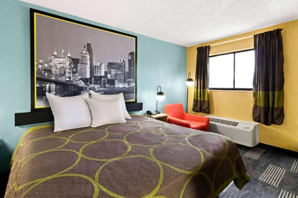 Super 8 by Wyndham Vandalia/Dayton International Airport - View 2