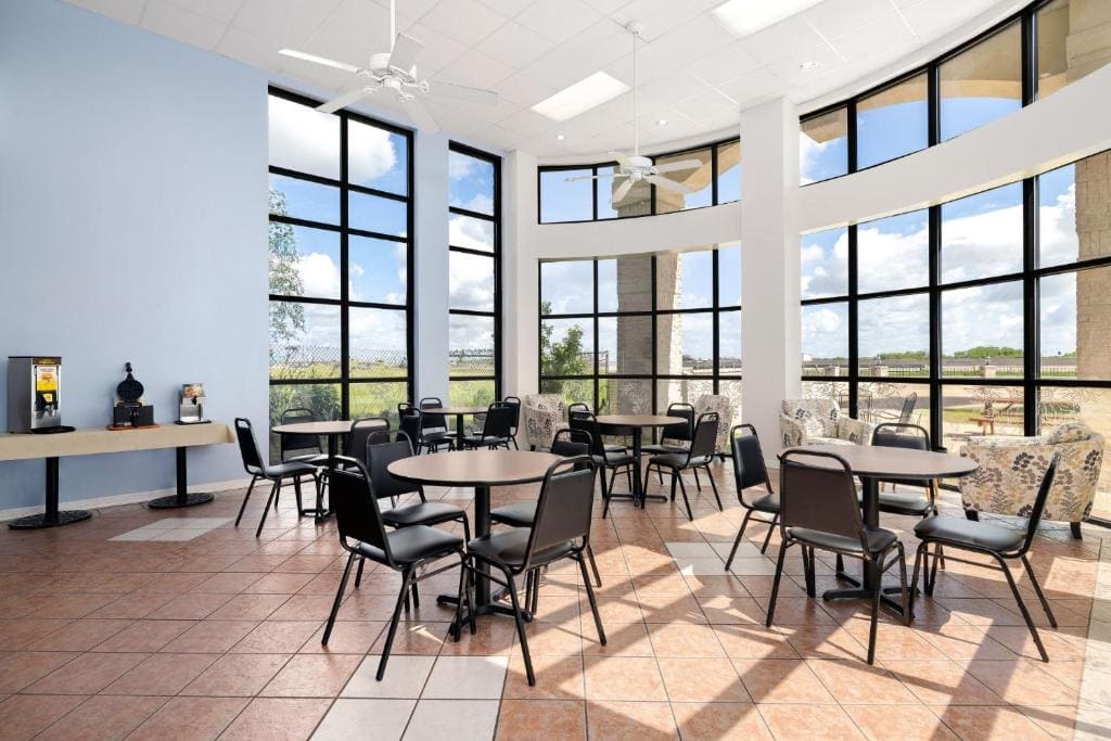 Victoria Palms Inn and Suites - View 7