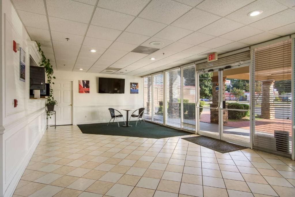 Motel 6-Warner Robins, GA - View 5