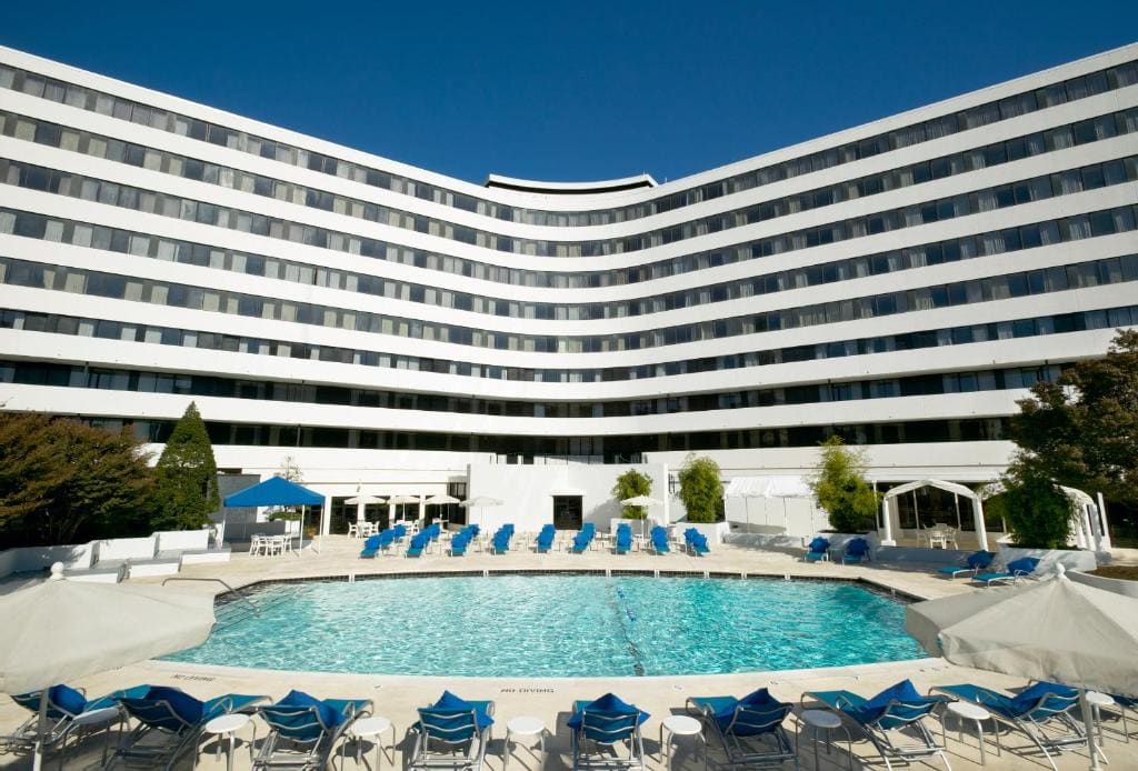 Washington Plaza Hotel - Main view