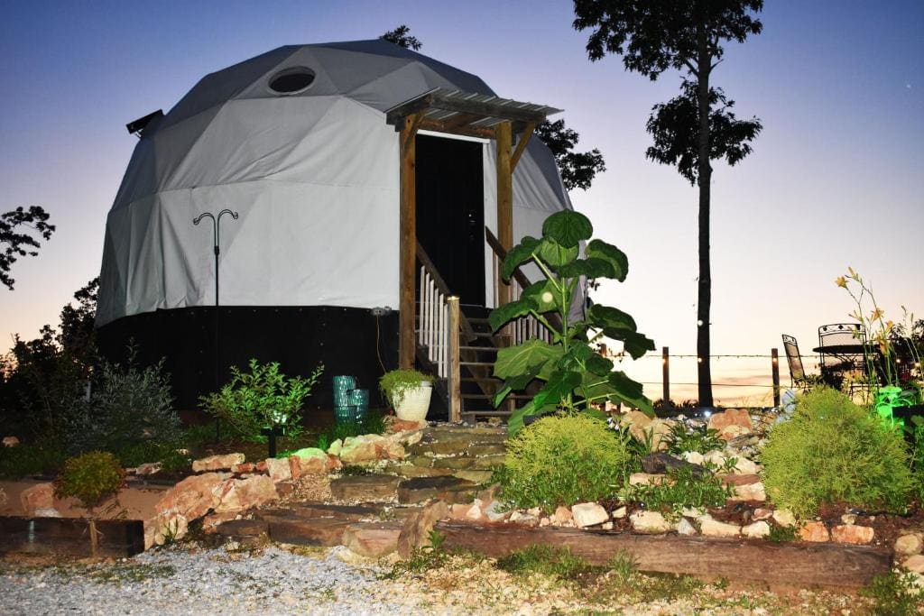 WATERFRONT LUXURY GLAMPING DOME - Main view