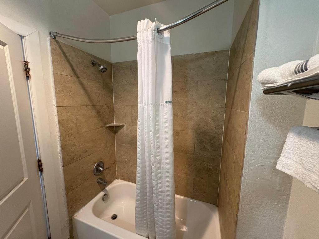 Westwood Inn Extended Stay Gonzales TX - View 7