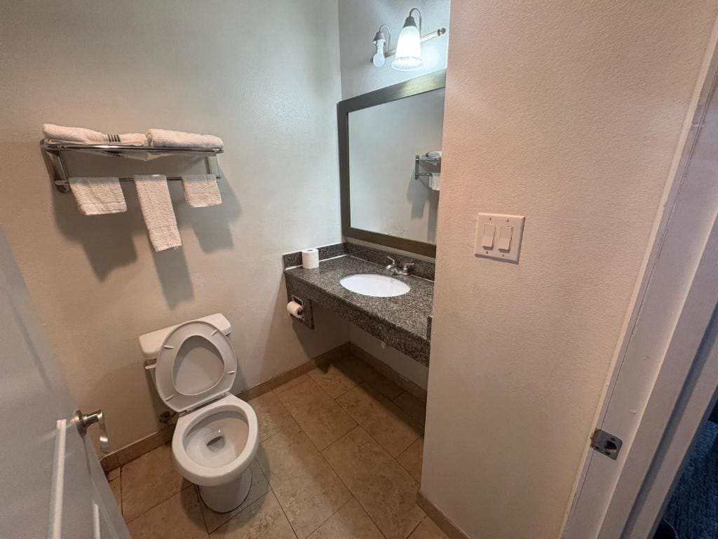 Westwood Inn Extended Stay Gonzales TX - View 6