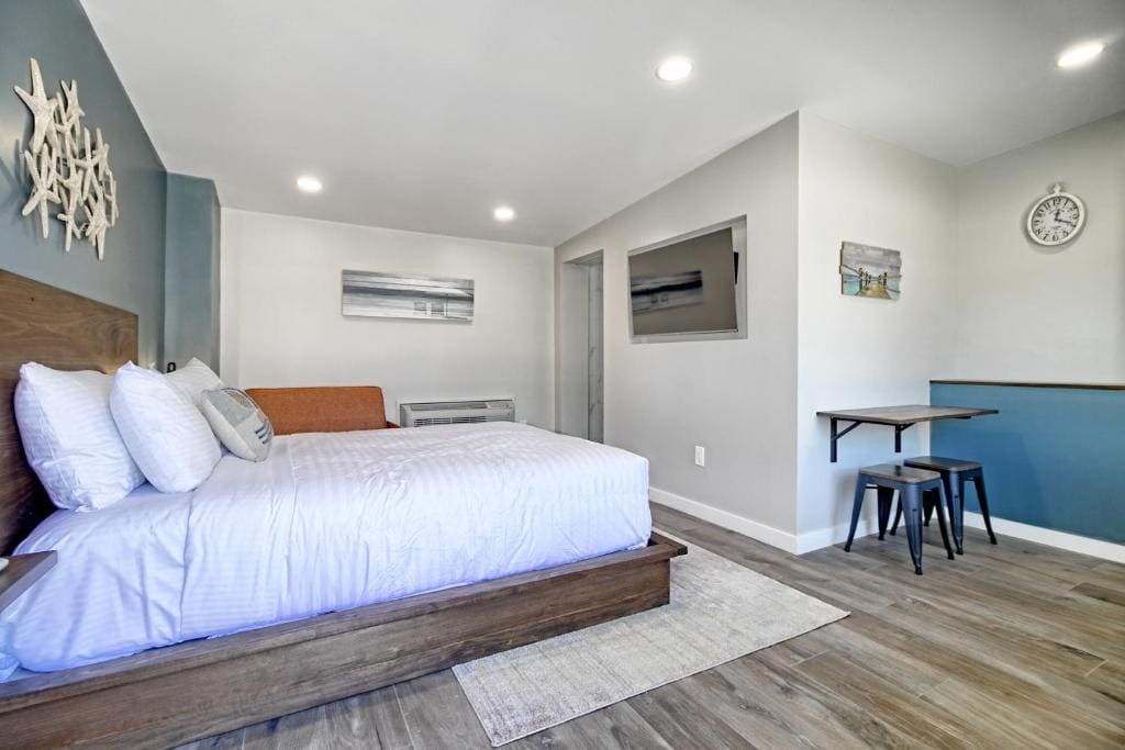White Caps Motel - View 7