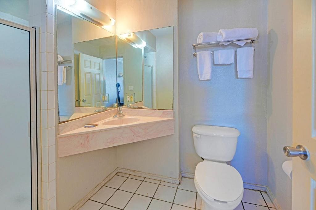 Travelers inn by OYO Wichita Falls - View 3