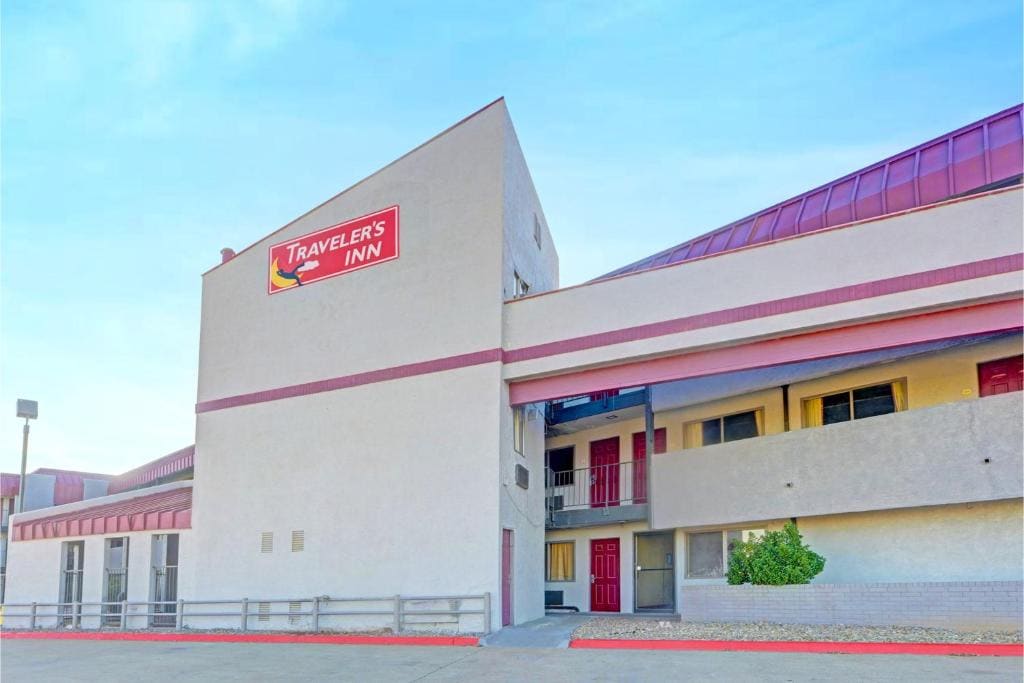 Travelers inn by OYO Wichita Falls - Main view