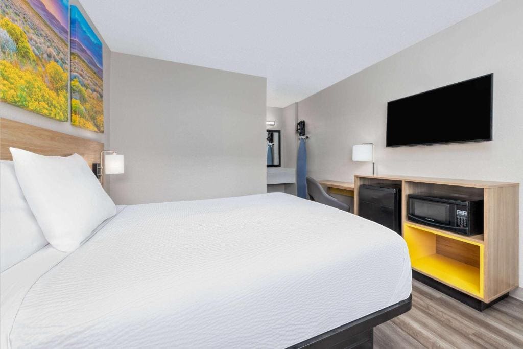 Days Inn by Wyndham Wichita Falls - View 7